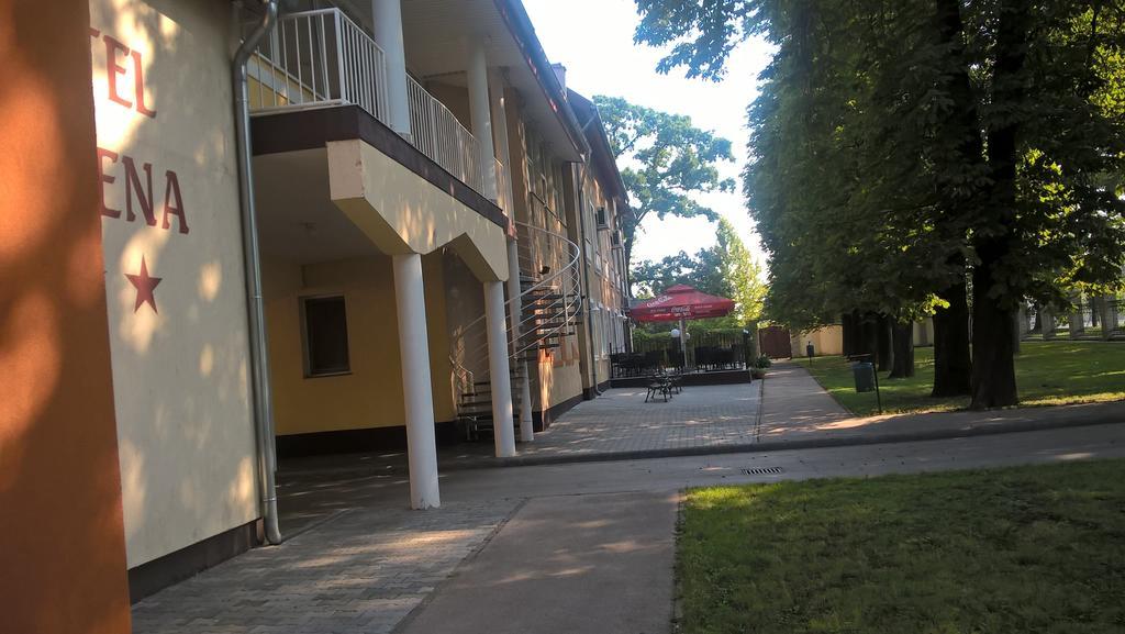 Hotel Thelena Tolna Ngoại thất bức ảnh